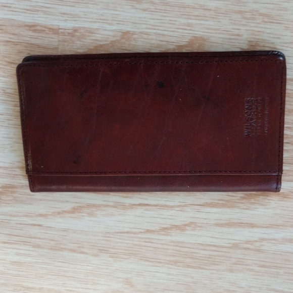 $5 w bundle _Wilson Leather Checkbook - Picture 5 of 6